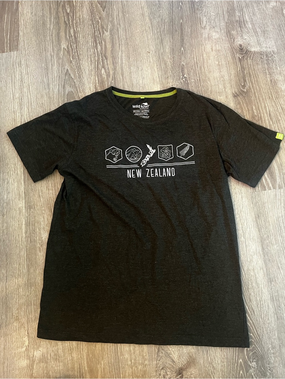 New Zealand Graphic Tee - Black